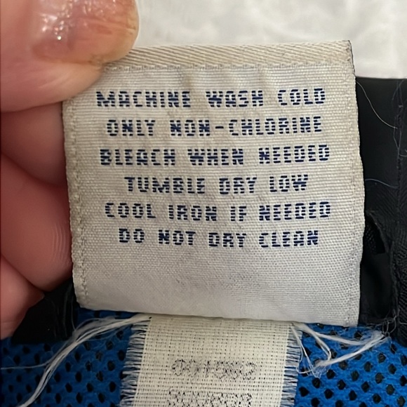 NWOT. Old Navy Ladies WindbreakerBlack & Blue Trim  Size Small. - Picture 12 of 16